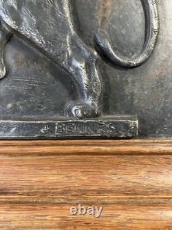 Jules BENNES (19th century) signed representing a walking lioness, bronze with patina