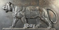 Jules BENNES (19th century) signed representing a walking lioness, bronze with patina