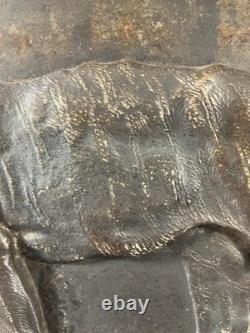 Jules BENNES (19th century) signed representing a walking lioness, bronze with patina