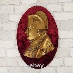 Large panel depicting Napoleon Bonaparte, solid bronze and Art Deco velvet