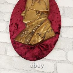 Large panel depicting Napoleon Bonaparte, solid bronze and Art Deco velvet