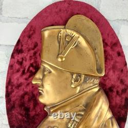 Large panel depicting Napoleon Bonaparte, solid bronze and Art Deco velvet