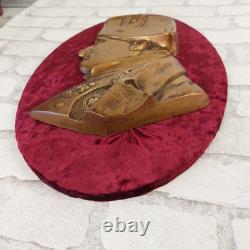 Large panel depicting Napoleon Bonaparte, solid bronze and Art Deco velvet