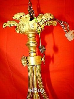 Luster Bronze With 3 + 1 Tulips Louis XVI Style Flame Time Early Twentieth