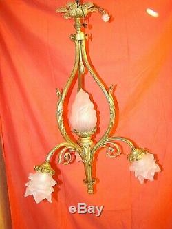 Luster Bronze With 3 + 1 Tulips Louis XVI Style Flame Time Early Twentieth