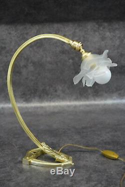 Old Lamp In Bronze And Tulip Pate Glass Art Deco