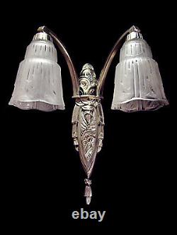 P. Maynadier Large Art Deco Silvered Bronze Wall Light with Pressed Glass Tulips