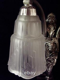 P. Maynadier Large Art Deco Silvered Bronze Wall Light with Pressed Glass Tulips