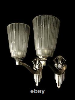 Pair D Apply Art Deco In Silver Bronze And Tulips In Glass Press 1930