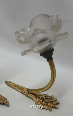 Pair of Bronze Wall Sconces with Floral Art Nouveau / Art Deco Tulips