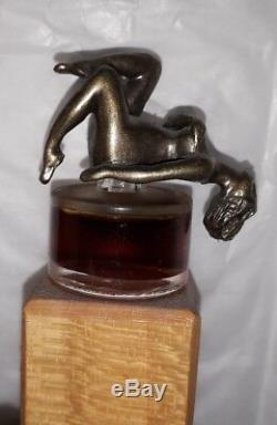 Presentoir Art Deco Ourt-gallery Perfume Glass Timber Bottle Cap Bronze Woman