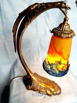Pretty Tulip Bronze Eagle Lamp Muller, Model Ranc, Era Daum Galle 1900