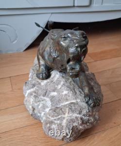 Rare Art Deco sculpture by Richard FATH Bronze Wounded Lioness on Marble Rock