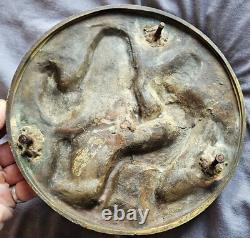 Roundel, bronze bas-relief Art Deco Hunter and Bear, signed Roncourt Brault