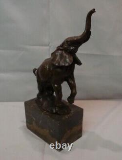 Sculpture Statue of an Elephant in Animalier Style, Art Deco and Art Nouveau Bronze Mass