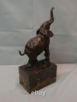 Sculpture Statue of an Elephant in Animalier Style, Art Deco and Art Nouveau Bronze Mass