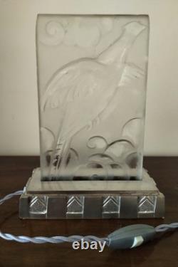 Silvered bronze lamp, Art Deco molded pressed glass plaque, 1930, attributed to Etling Sabino