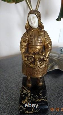 Small gilded bronze sculpture Art Deco period signed DEGRANGE height 16cm. Excellent condition.
