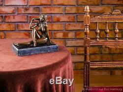 Statue Of Nude Woman Old Style / Art Deco Bronze Sculpture