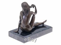 Statue Of Nude Woman Old Style / Art Deco Bronze Sculpture