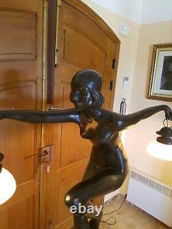 Statue Of Style Art Deco Dancer