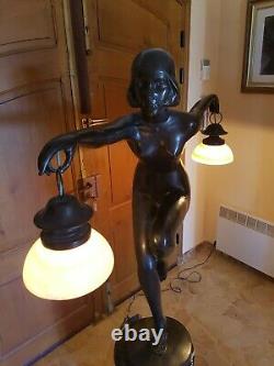 Statue Of Style Art Deco Dancer