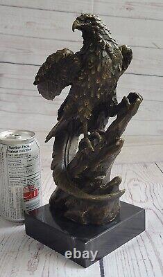 Statue Sculpture Eagle Bird Faune Art Deco Style Art New Style Bronze