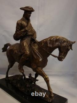 Statue Sculpture Horse Hunting Animal Valet Art Deco Art Nouveau Style