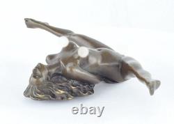 Statue Sculpture Pin-Up in a Sexy Art Deco / Art Nouveau Style, Solid Bronze Signed
