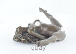 Statue Sculpture Pin-Up in a Sexy Art Deco / Art Nouveau Style, Solid Bronze Signed