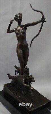 Statue Sculpture of Diana the Huntress Artemis Naked in Art Deco Style Art