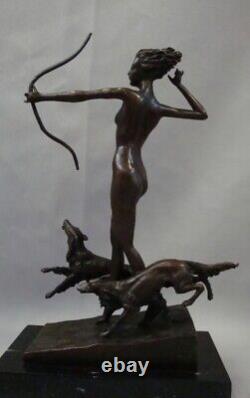 Statue Sculpture of Diana the Huntress Artemis Naked in Art Deco Style Art