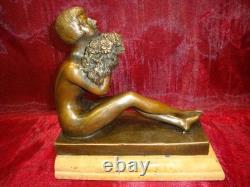 Statue Sculpture of a Nude Lady in Sexy Art Deco and Art Nouveau Style, Bronze	<br/>