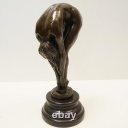 Statue Sculpture of a Sexy Pin-Up Dancer in Art Deco / Art Nouveau Style, Bronze <br/>		