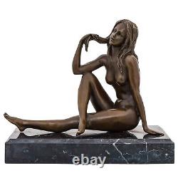 Statuette of a nude woman in ancient/Art Deco style Bronze sculpture