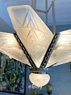 Superb Art Deco Chandelier 8 Plates