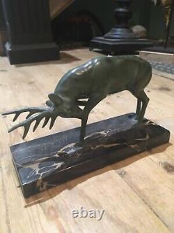 Tres Beau Cerf En Regule Patine Verte Socle Bronze Art Deco / Sculpture Ancien