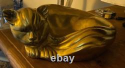 Very beautiful Art Deco bronze sculpture of a sleeping cat, 1940s/1950s