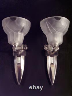 A. Richard & Degué Paire D'appliques Art Déco Bronze Nickelé Et Tulipes 1930