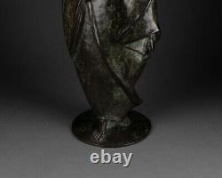 Albert ALLMANN (1890-1979) Femme orientaliste à la jarre. Bronze Art Déco