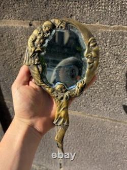 Ancien Miroir à Main de Collection Décor Pierrot et Croissant de Lune Bronze