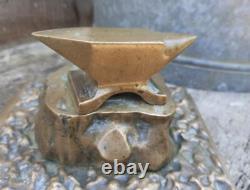 Ancien Presse Papier Bronze Enclume Outils Forgeron Art Déco
