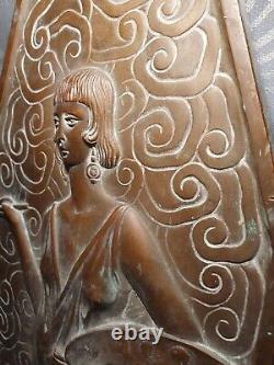 Ancienne plaque en bronze sculpture art deco 1930 femme peintre érotique 47cm