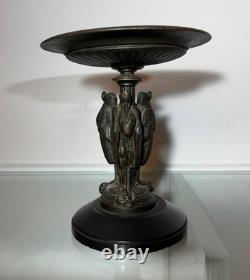 Antique Coupe Art Dèco en bronze ornée d'un marabout africain tenant un serpent