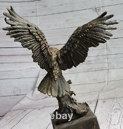 Art Déco Flying Aigle'Holding' Un Poisson 100% Bronze Sculpture Statue Figurine