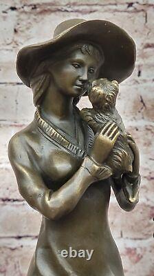 Art Déco Sculpture Victorien Femme Fille Assis Avec Chien Bronze Statue