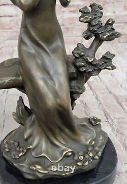 Art Déco Sculpture Victorien Femme Fille Assis Avec Chien Bronze Statue