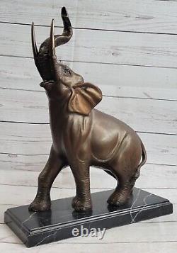 Art Déco de Collection Éléphant Avec Coffre Up Bronze Sculpture Figurine