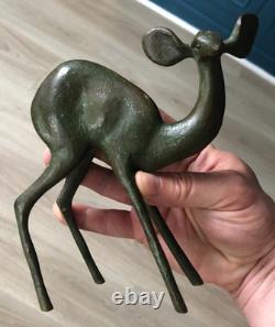 Beau Bronze Patiné Art déco Biche Faon signé SCHOTT 17cm