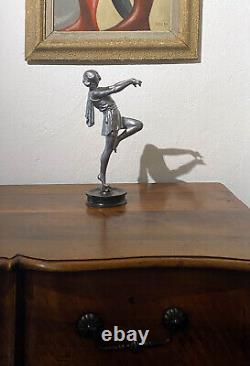 Beau régule Art Déco Danseuse sur socle bronze circa 1930